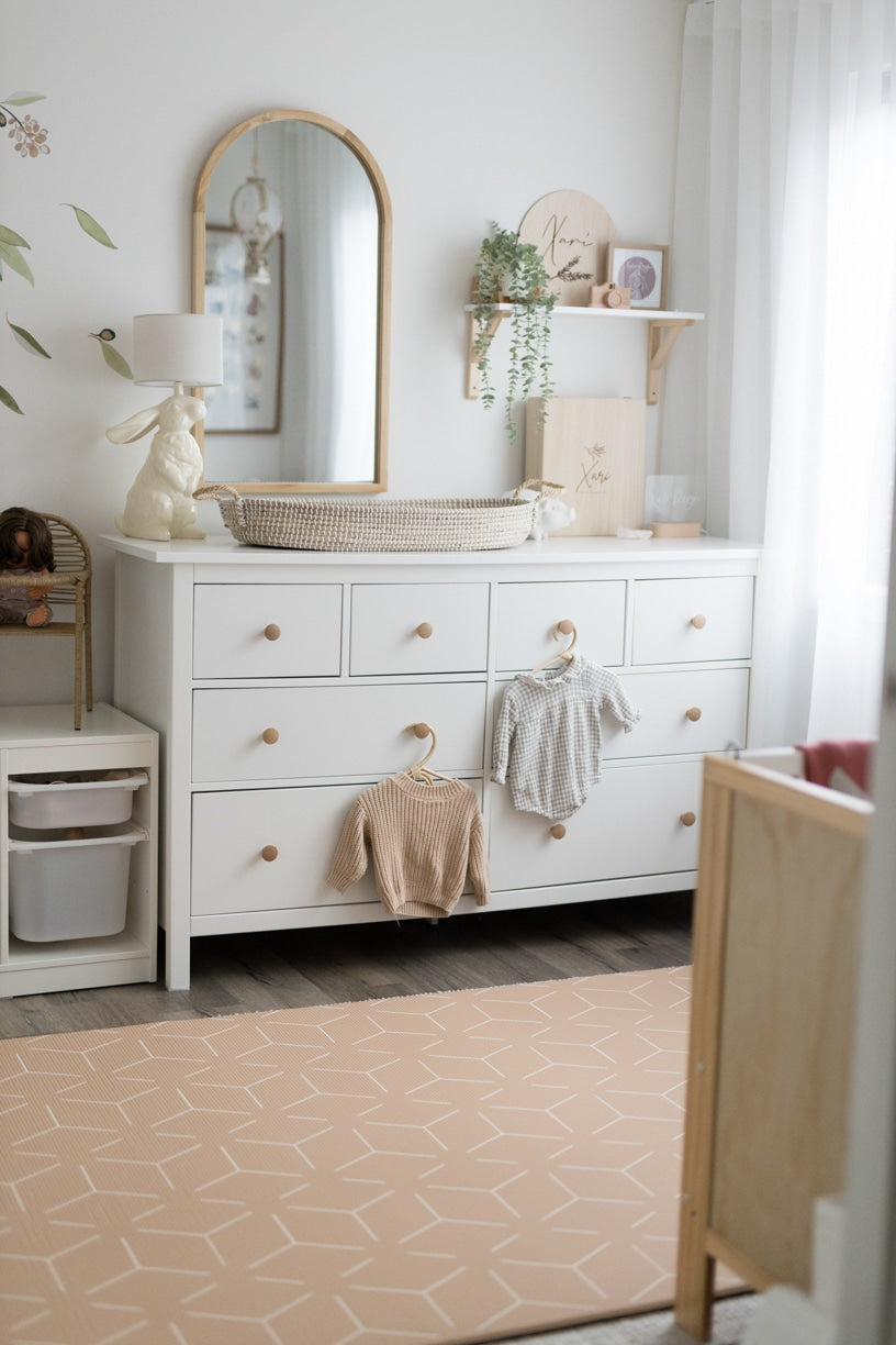 سجادتنا الخاصة بلون البيج الصغيرة (رمادي / بيج)