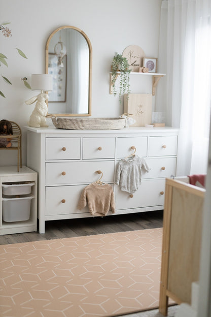 سجادتنا الخاصة بلون البيج الصغيرة (رمادي / بيج)