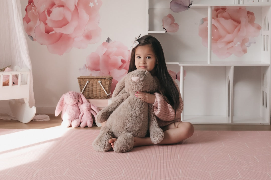 سجادة لعب وردي صغيرة للاطفال (رمادي / وردي)