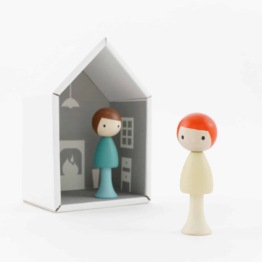 مجسم شخصيات خشبية ماكس و ايمل