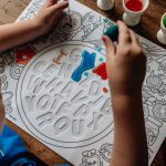 لعبة اطفال تلوين و حسية لتعلم الحروف ( حساء الحروف)