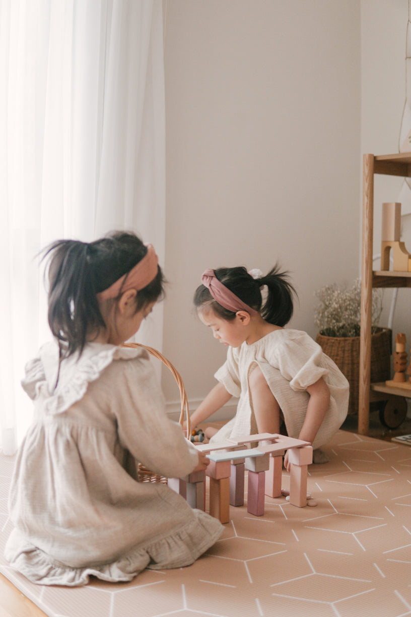 ليتل ويوا - سجادة للاطفال مستطيلة صغيرة بلون لاتي