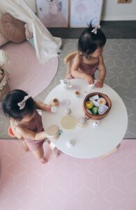 سجادة لعب وردي صغيرة للاطفال (رمادي / وردي)