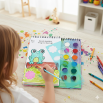 دفتر تلوين صغير مع ألوان مائية
